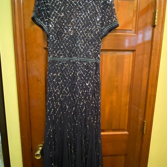 Adrianna Papell Women's Short-Sleeve Grid Beaded Gown - Picture 3 of 16